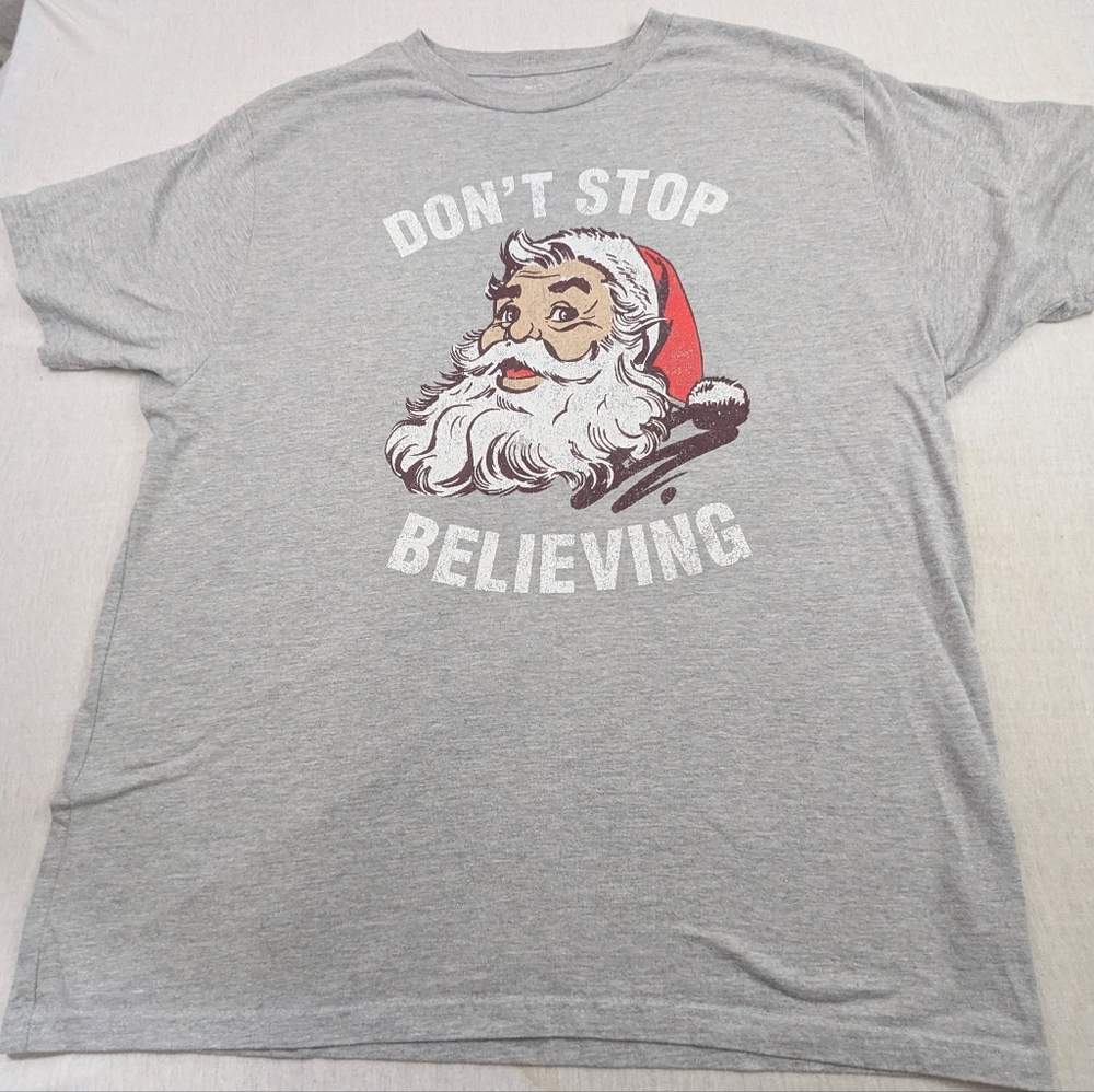 Don't Stop  Believing (In Santa Claus) NWOT Grey Tee With Santa Graphic XL